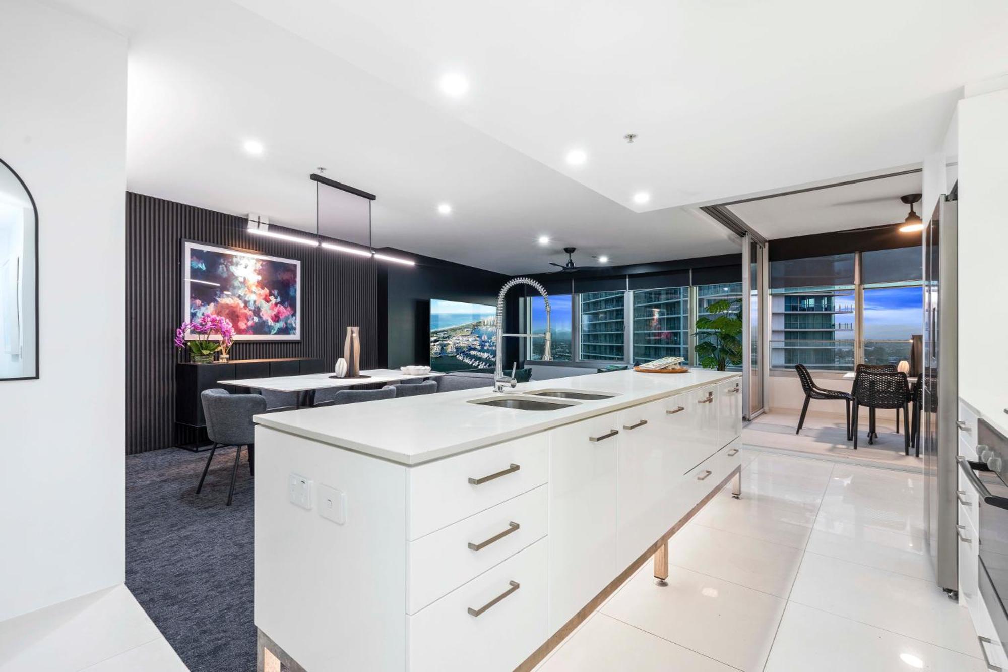 Q Tower At Surfers Paradise - Self Contained Apartments Gold Coast Eksteriør billede