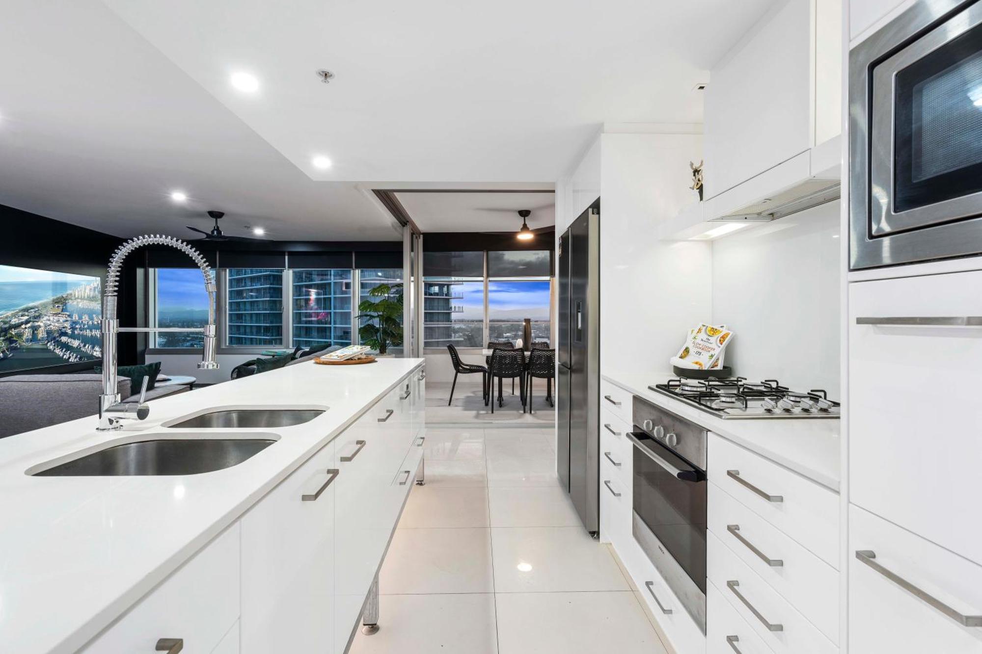 Q Tower At Surfers Paradise - Self Contained Apartments Gold Coast Eksteriør billede