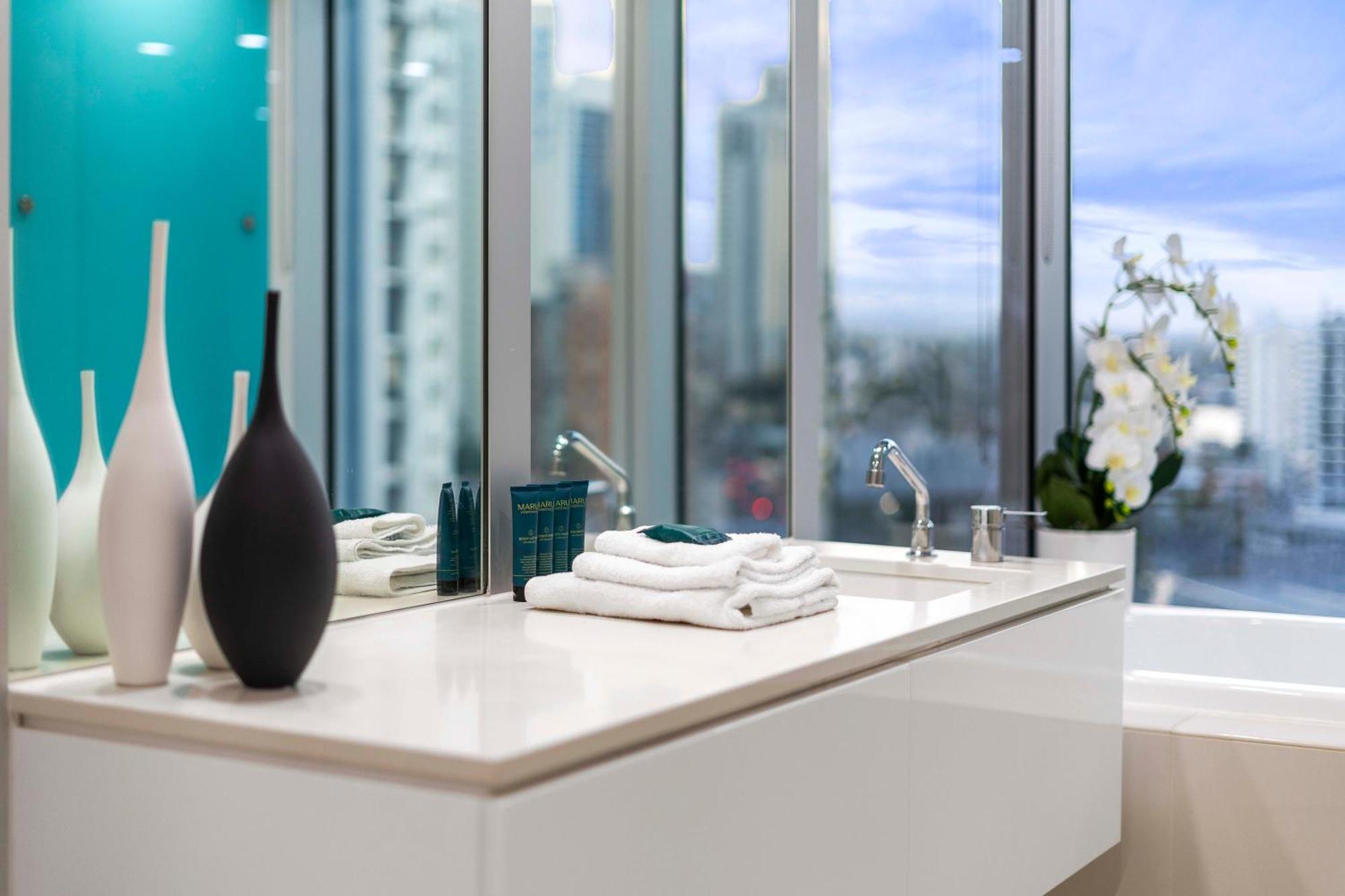 Q Tower At Surfers Paradise - Self Contained Apartments Gold Coast Eksteriør billede