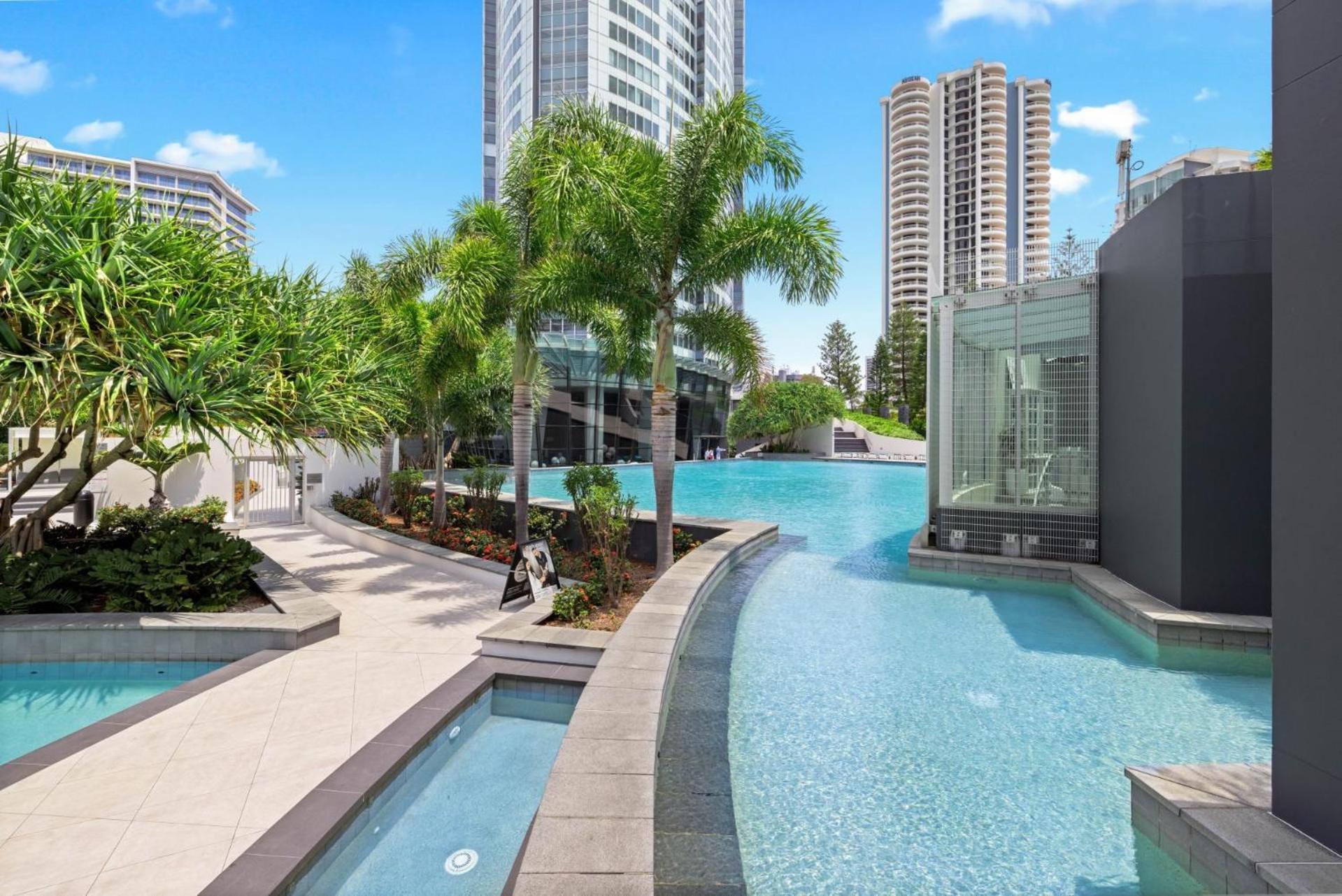 Q Tower At Surfers Paradise - Self Contained Apartments Gold Coast Eksteriør billede