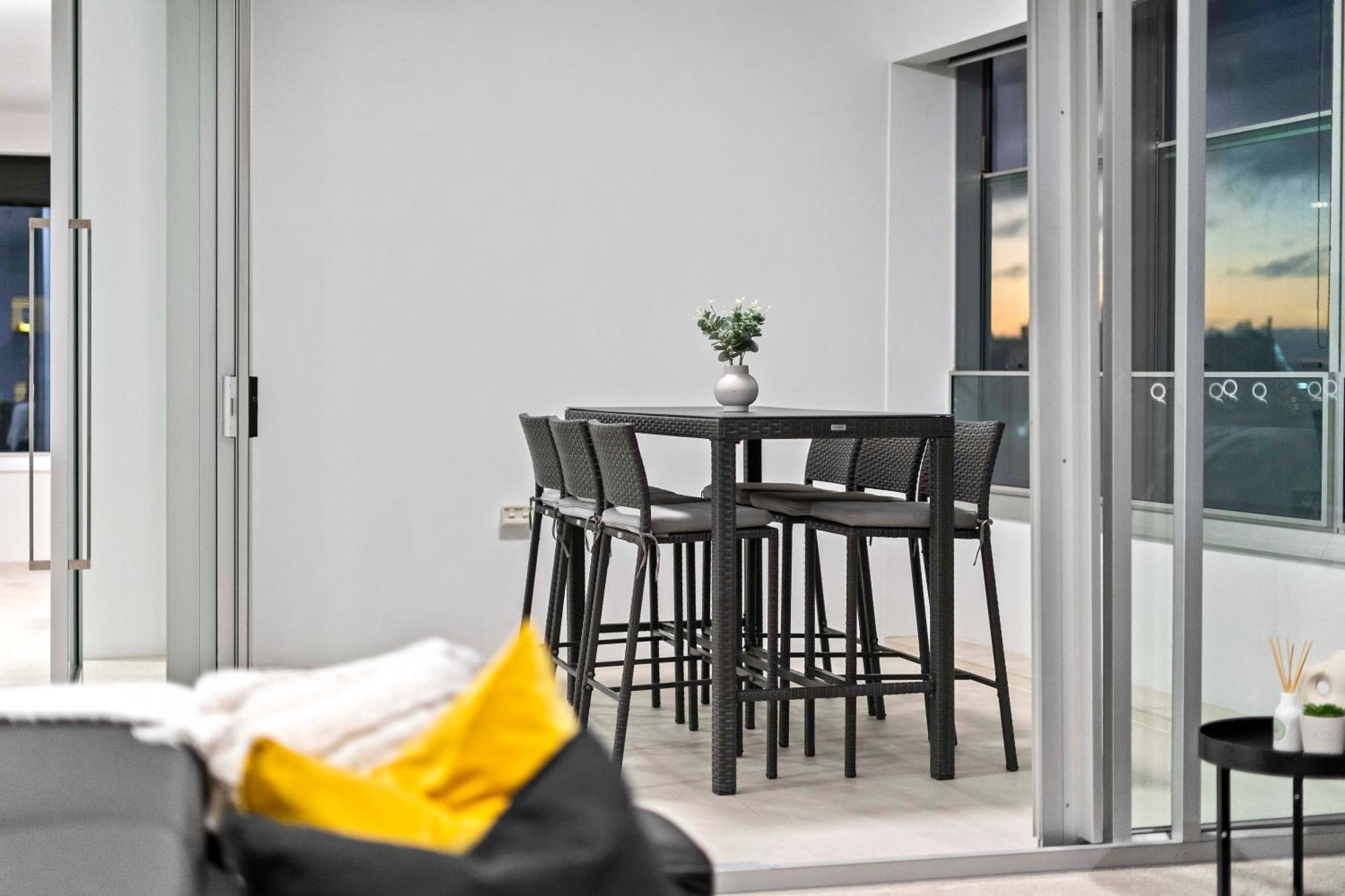 Q Tower At Surfers Paradise - Self Contained Apartments Gold Coast Eksteriør billede
